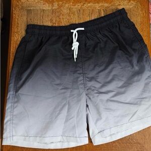 Never Worn Men’s Size L SHEIN Swim trunks